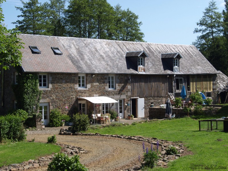Restored Former Mill With Outbuildings..