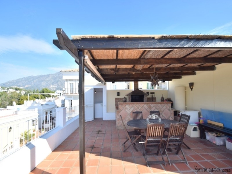 3 Bedroom Duplex Apt. For Sale In Aloha.. - 2