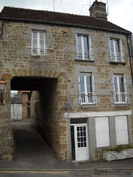 House in Nice Rural Village with Shops
