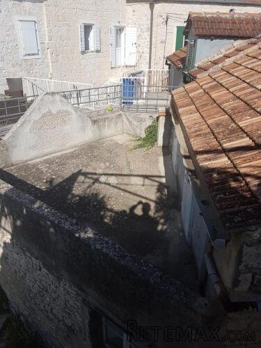Autentična kamena kuća u srcu Varoša Sutivanskog – kulturno - 2