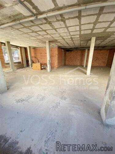 NEW LISTING TO VOSS HOMES - Commercial unit of 80m2 located.. - 4