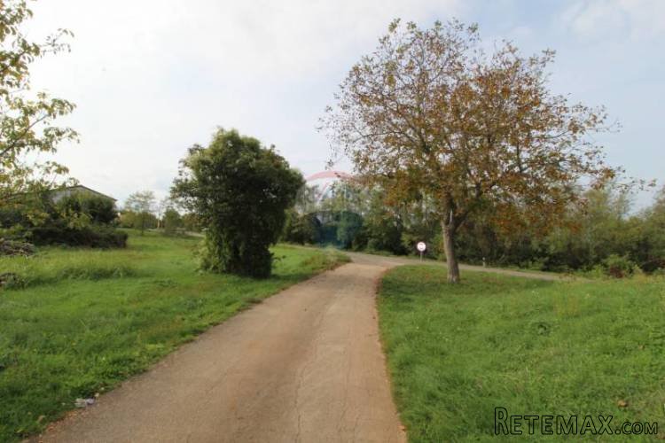 Građevinsko zemljište 658m2 u mirnom naselju - 2