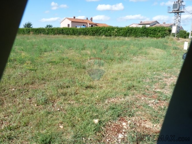 GRANDIĆI, građevinska parcela od 1608 m2 - 4