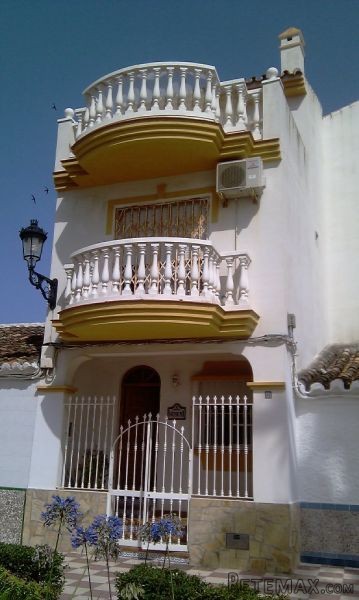5 bedroom, 3 bathroom Townhouse, (build..