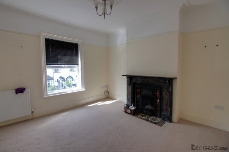 2 bedroom, Flat house for sale - 2