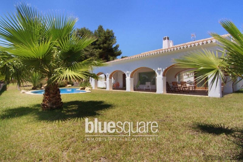 Stunning detached traditional style..