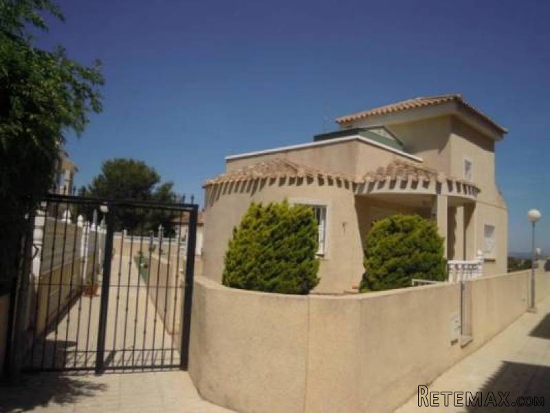 3 Bedroom 2 Bathroom Villa In Playa.. - 2
