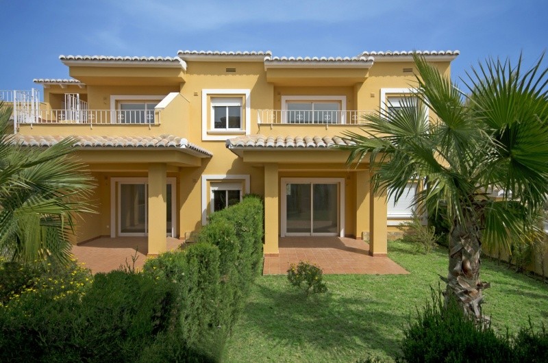 2 bedroom apartments