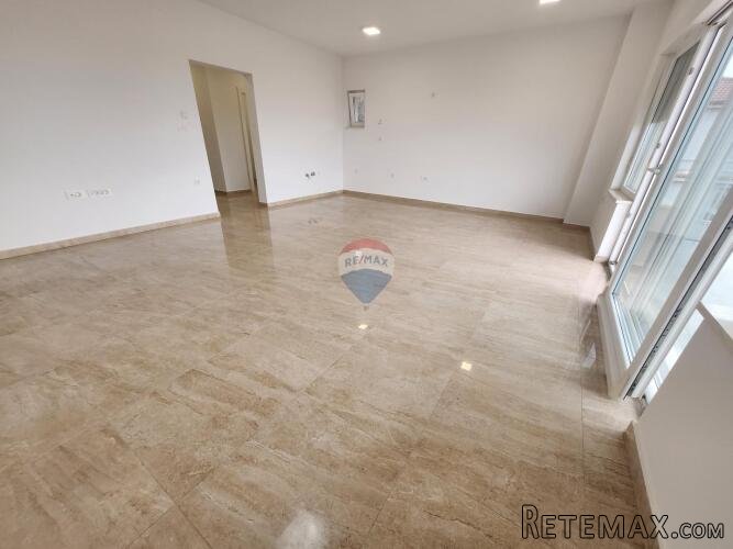 Rijeka, Saršoni - novogradnja 83m2, 2s+db, parking, bazen - 2
