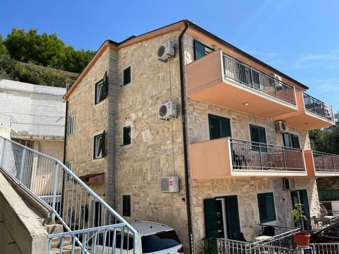 Samostojeća Villa s 9 apartmana - Nemira !!! - 2