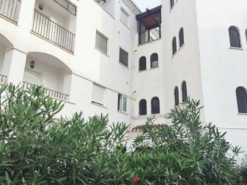 2 BED APARTMENT WITH COMMUNAL POOL