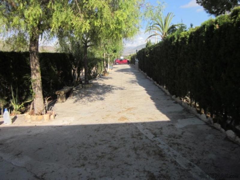 100k villa in popular village of Hondon.. - 2