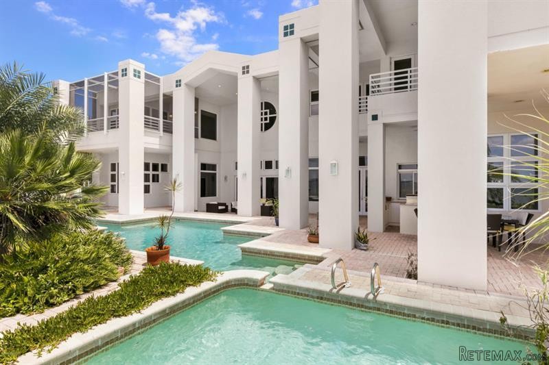 7 bedroom Detached House For Sale: 639.. - 2