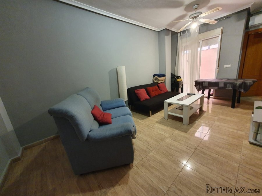 Amplio apartamento en planta baja.Tiene salón comedor, 1.. - 2