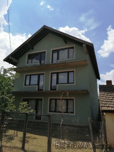 Prodajem kucu 330m2 u Varvarinu - 2