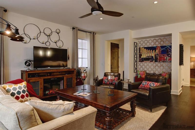 1 bedroom Apartment For Sale: 18 W..