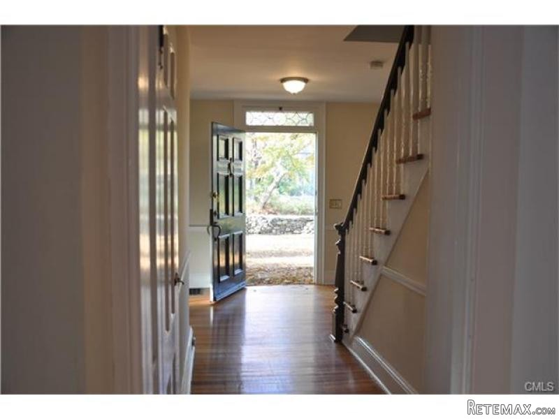 5 bedroom House For Sale: 60 LONG LOTS.. - 2