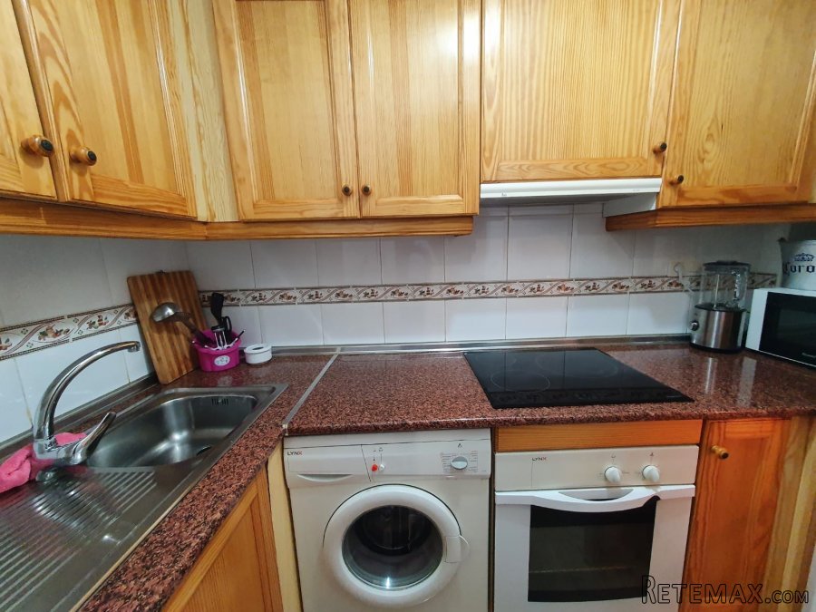 Amplio apartamento en planta baja.Tiene salón comedor, 1.. - 4