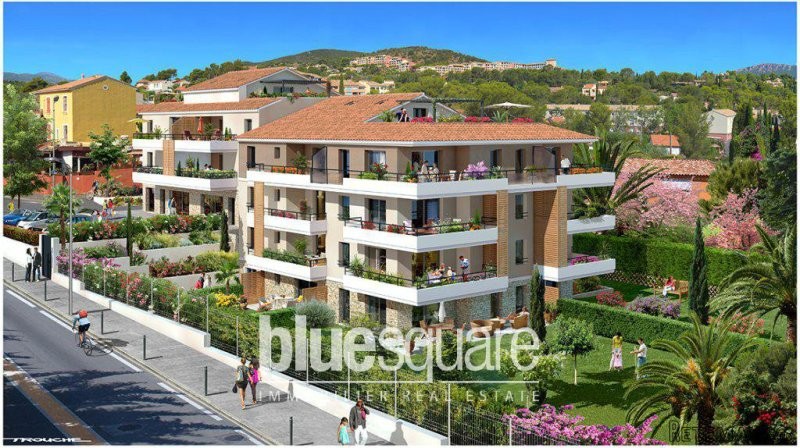 In Saint-Raphaël, 108 m2 roof top..
