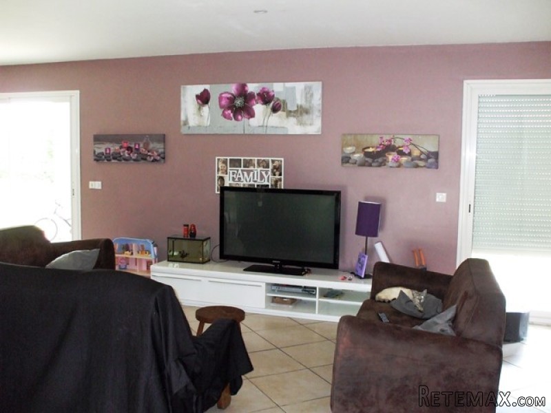 A 5 Bedroom Modern Property For Sale.. - 2