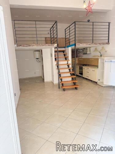 Stan s galerijom, Labin