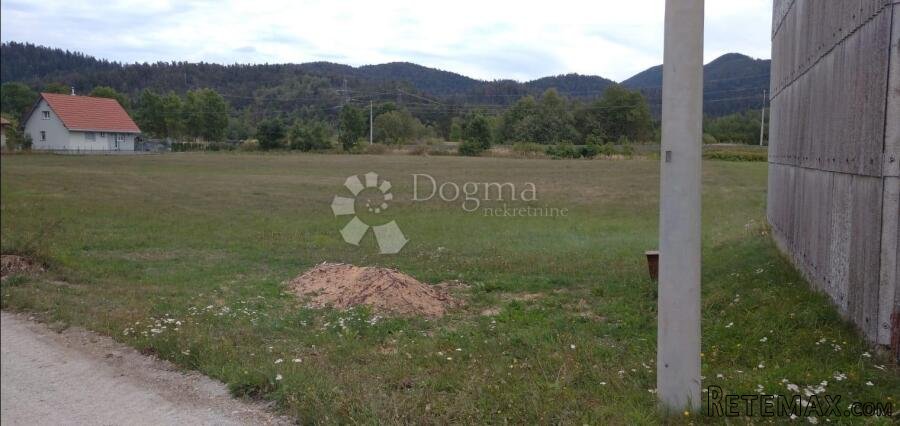 FUŽINE TEREN SA GRAĐEVINSKOM DOZVOLOM
