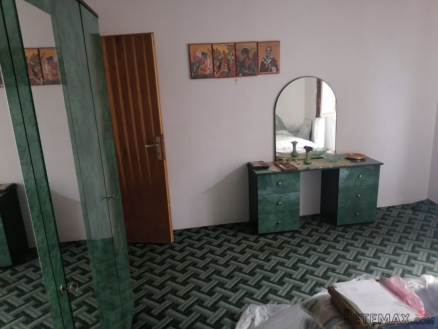 Prodajem kucu 330m2 u Varvarinu - 9