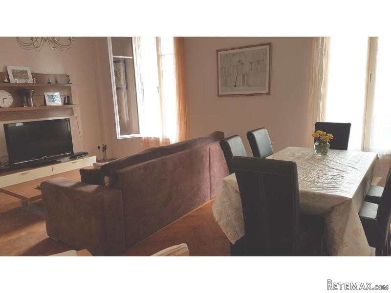 Generously Sized 2 Bedroom Apartment..