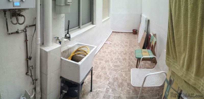 3 bedroom, 1 bathroom Apartment, (build..