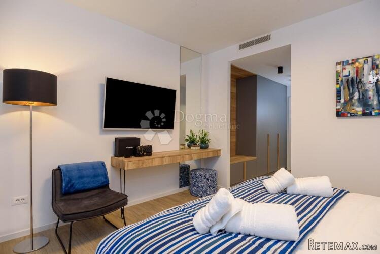 MARINA KOD TROGIRA – LUXUZNE VILLE LUCY ***** VILLA PLUM - 11