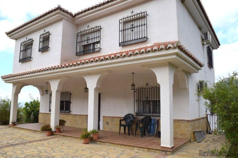 Villa for Sale in Alcaucin, Alcaucin..