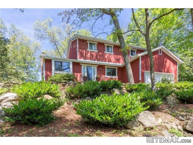4 bedroom House For Sale: 17 Peter A..