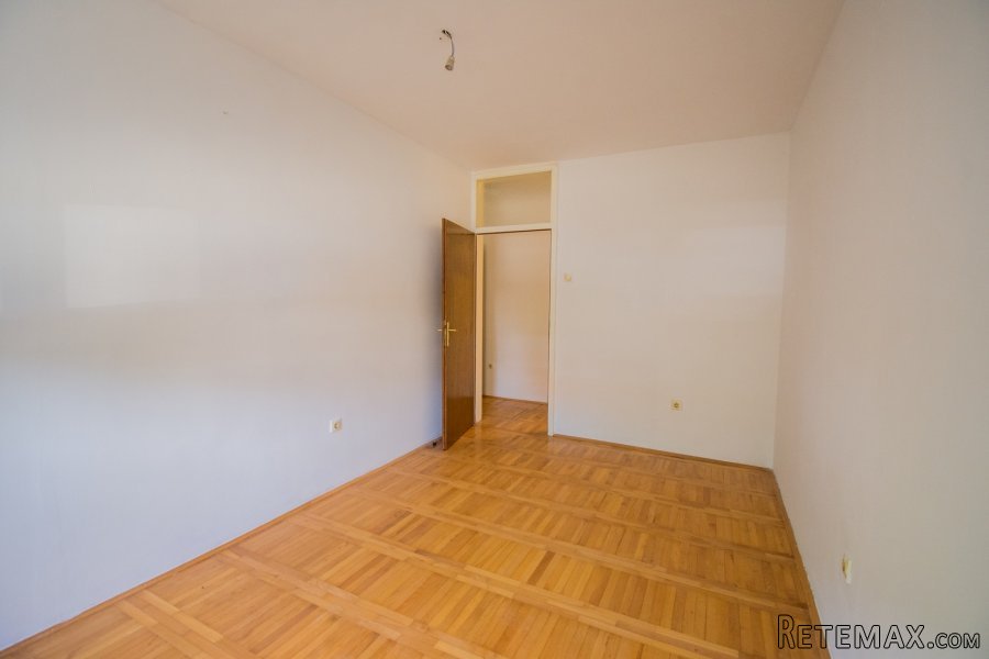 Prodajem stan u Podgorici-Stari Aerodrom 70m2 - 13