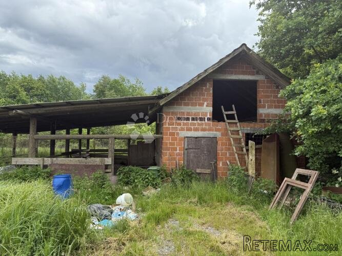 Velika gospodarska zgrada 600 m² na 12.000 m² ograđenog zeml - 3