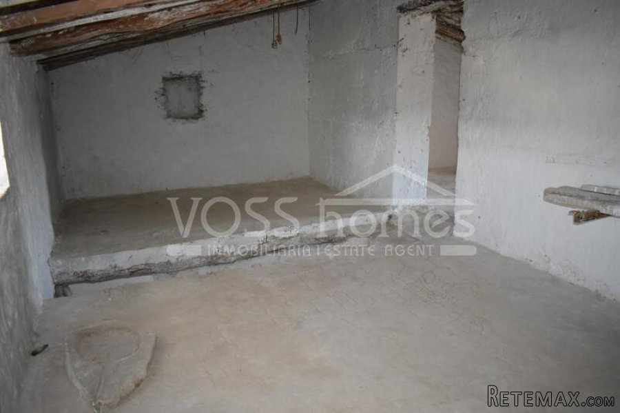 Semi Detached (but private) 2 storey country house of.. - 16