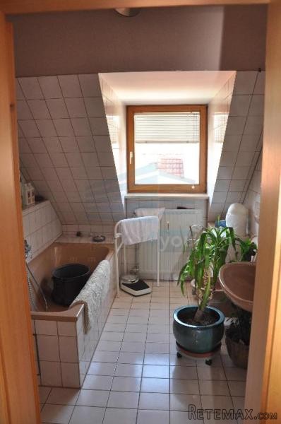 Mobliertes Zimmer mit Balkon und.. - 2