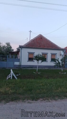 Prodajem kucu u Banatskoj Dubici