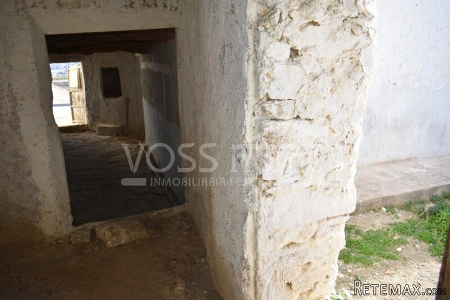 Semi Detached (but private) 2 storey country house of.. - 18