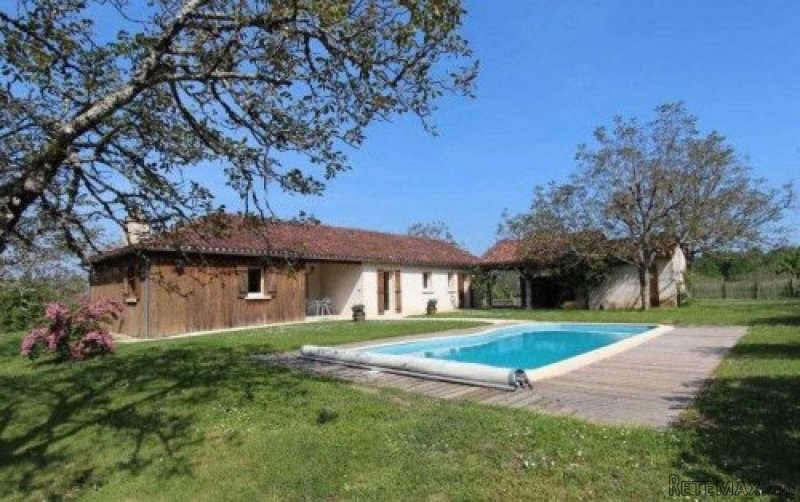 Single Story Property With Pretty..
