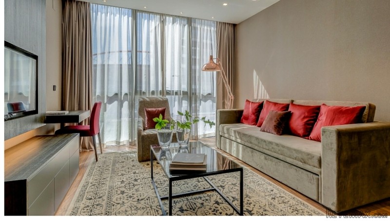 Seventh Floor Executive Suite, 7E..