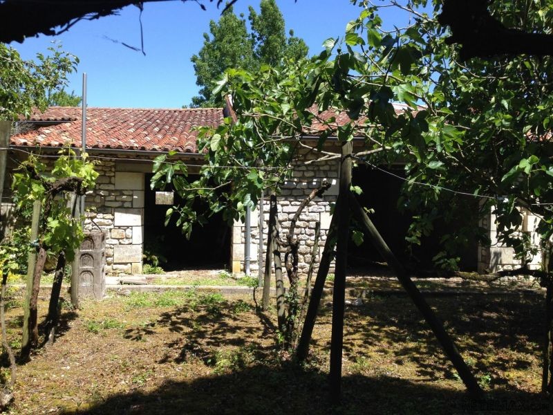 Stone House With Outbuilding To Renovate - 2