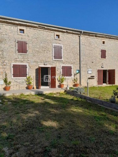 Istra, Svetvinčenat, 220m2, istarska kuća s bazenom