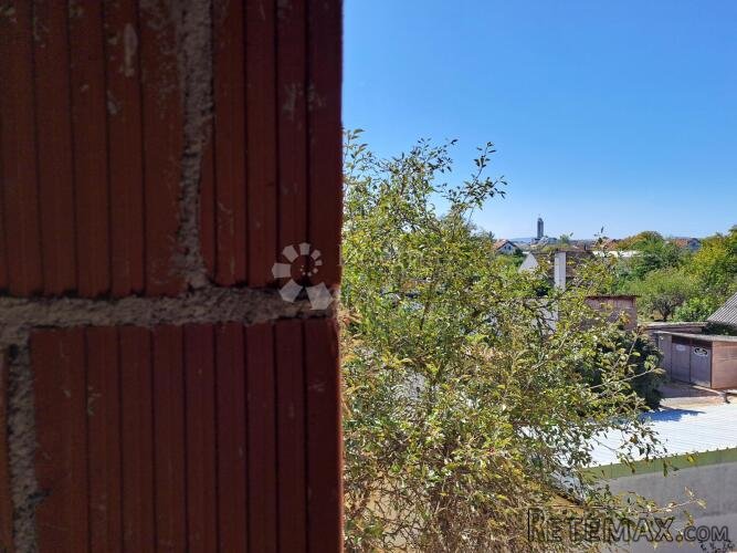 Sisak - uredna dokumentacija, za adaptaciju, odlična lokacij