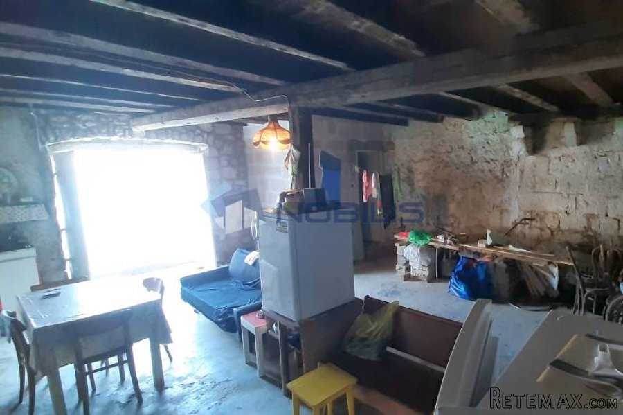 Vis, stara kamena kuća 237 m2, prvi red do mora - 5