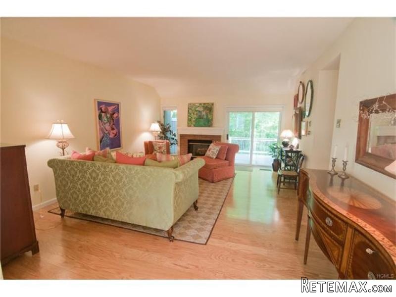 2 bedroom House For Sale: 588 Heritage.. - 2