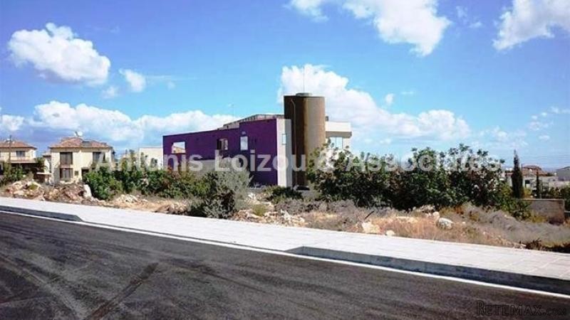 Residential Building Plot in Episkopi..