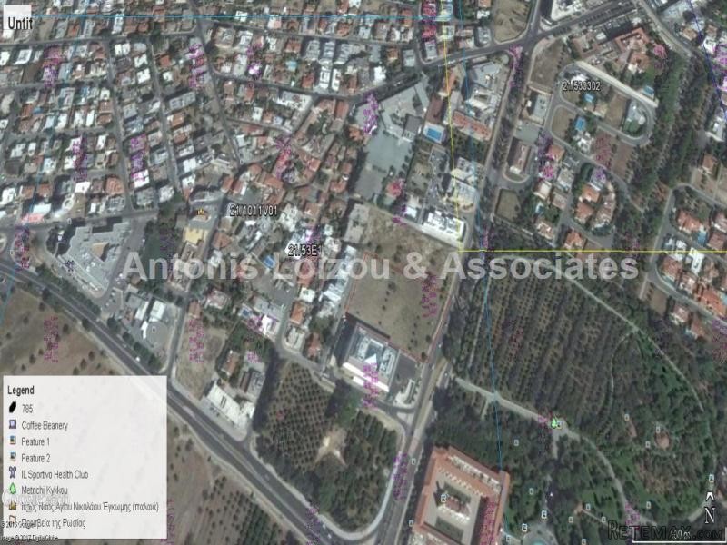 8000m2 Commercial/Residential Plot in..