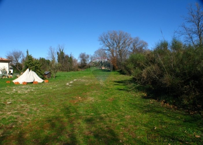 ISTRA, MEDULIN, GRAĐEVINSKO ZEMLJIŠTE 600 M2 - 2