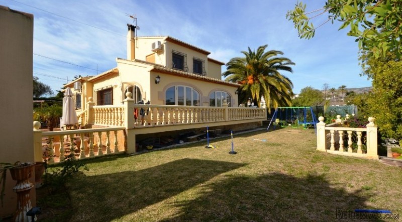 V1610 - 4 Bed Villa At The Foot Of..