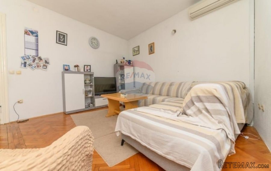 Cres, 3 skl stan na rivi od 87 m2, prvi red do mora - 2